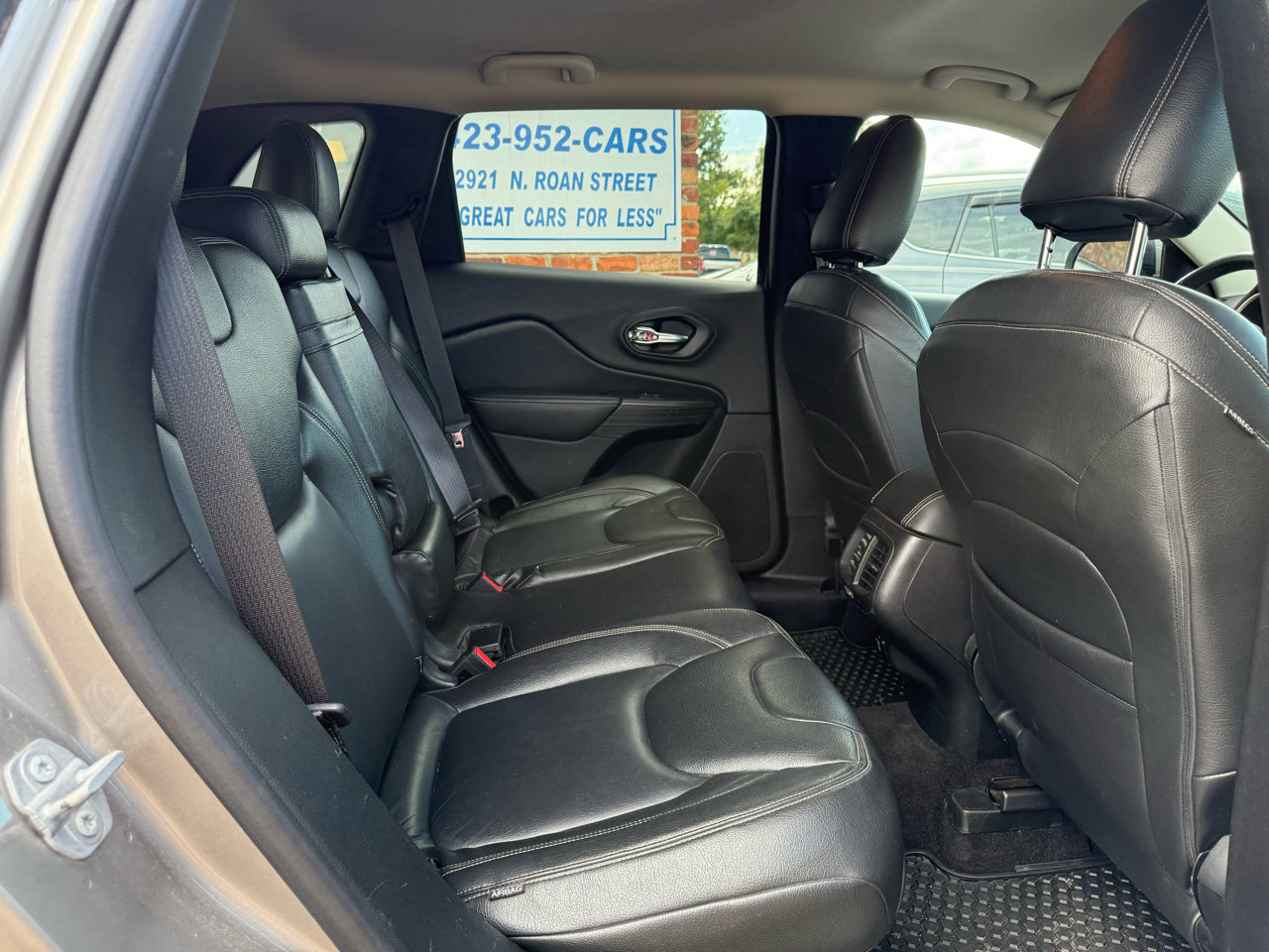 Used 2017 Jeep Cherokee Latitude w/ Safety/Convenience Group image 24