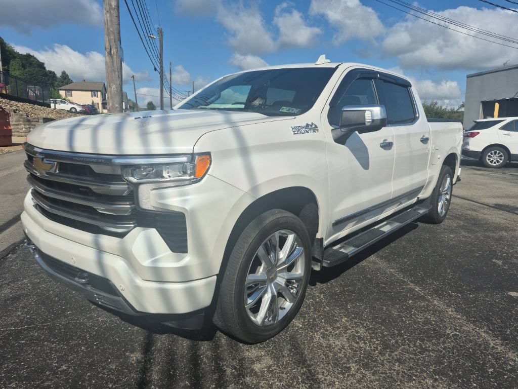 Used 2022 Chevrolet Silverado 1500 High Country w/ High Country Premium Package AWD/4WD image 3