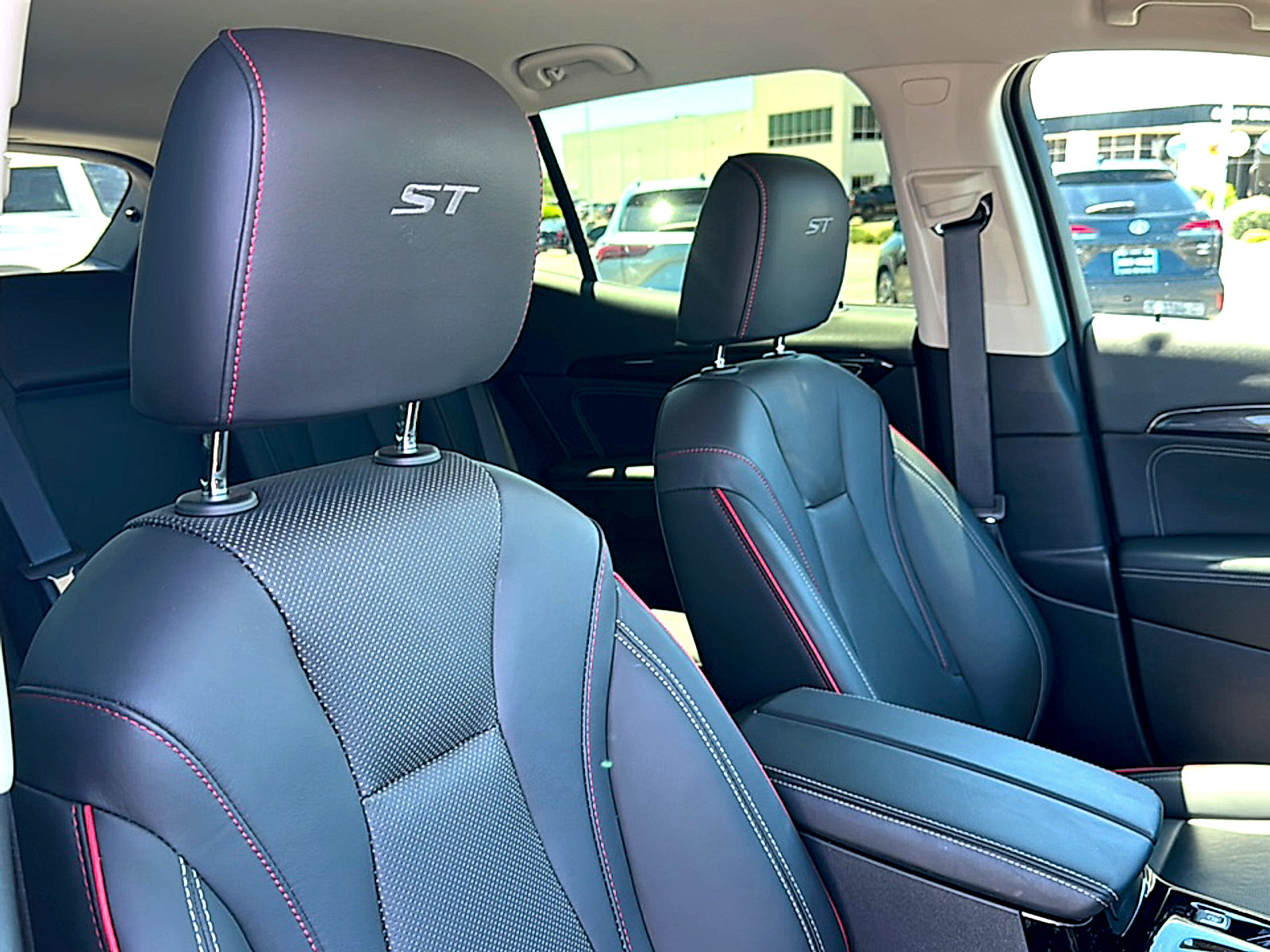 Used 2023 Buick Envision Essence w/ Sport Touring Package FWD image 39