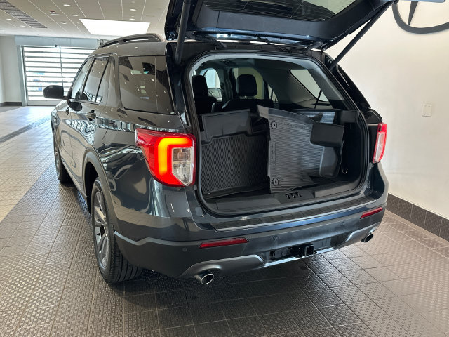Used 2023 Ford Explorer XLT w/ Equipment Group 202A AWD/4WD image 5