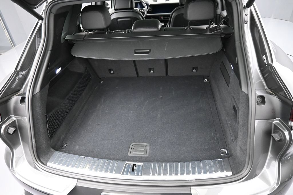Certified 2026 Porsche Cayenne AWD/4WD image 31