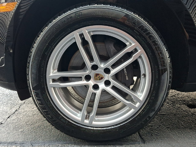 Certified 2026 Porsche Macan AWD/4WD image 15