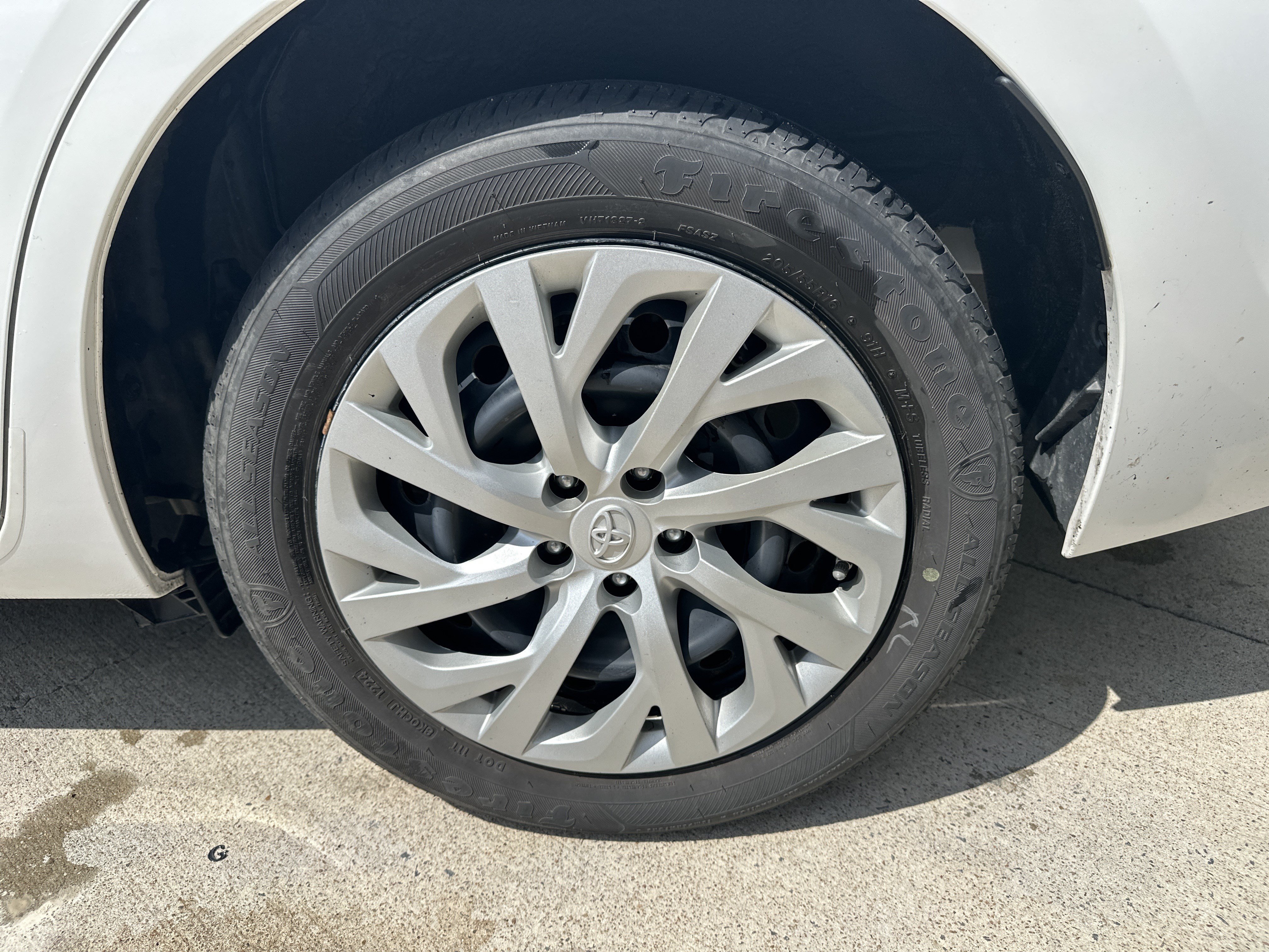 Used 2017 Toyota Corolla LE FWD image 33