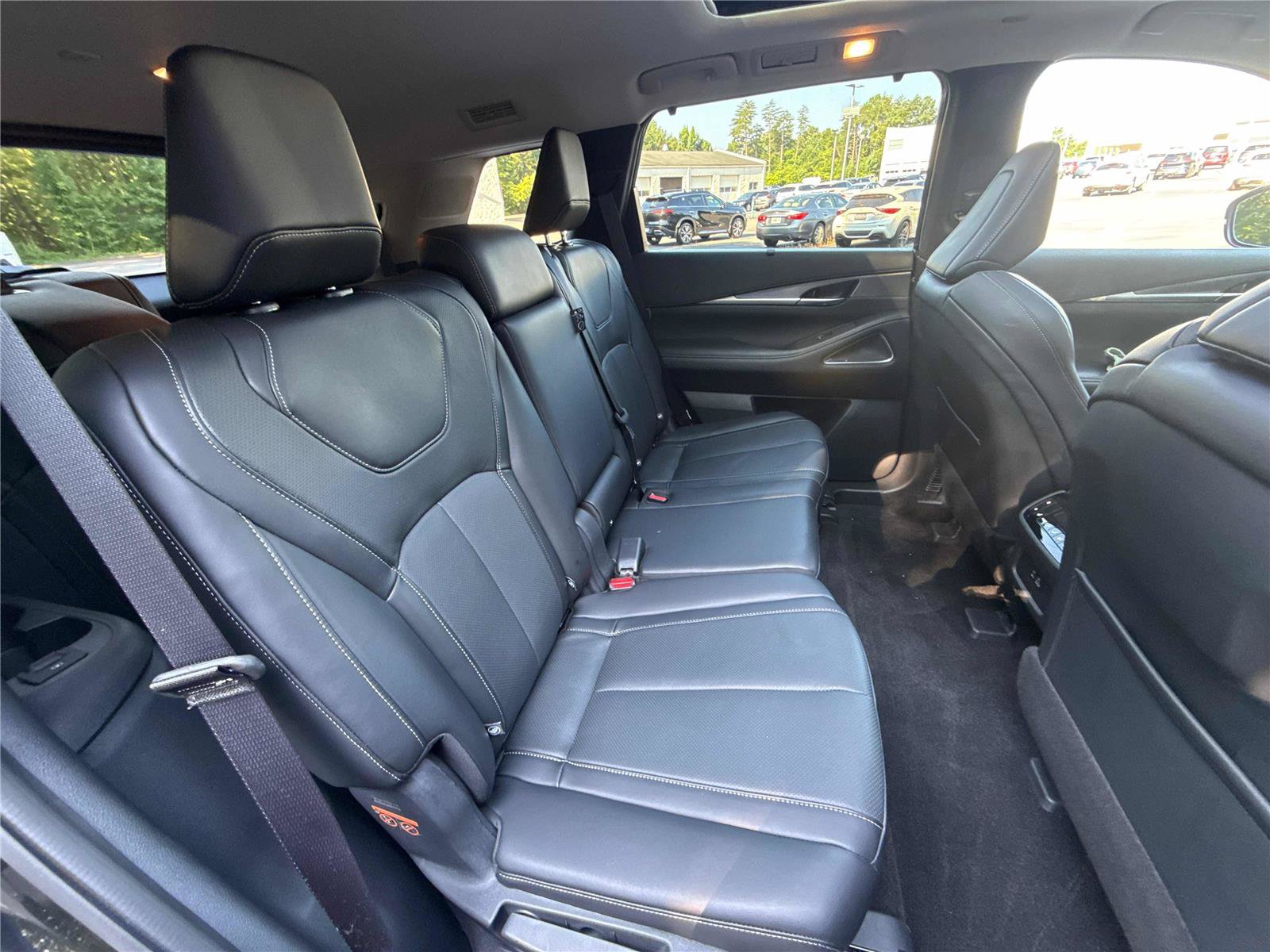 Used 2025 INFINITI QX60 Luxe FWD image 28