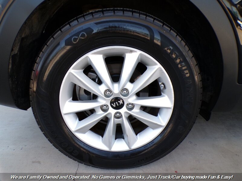 Used 2019 Kia Sorento L FWD image 39