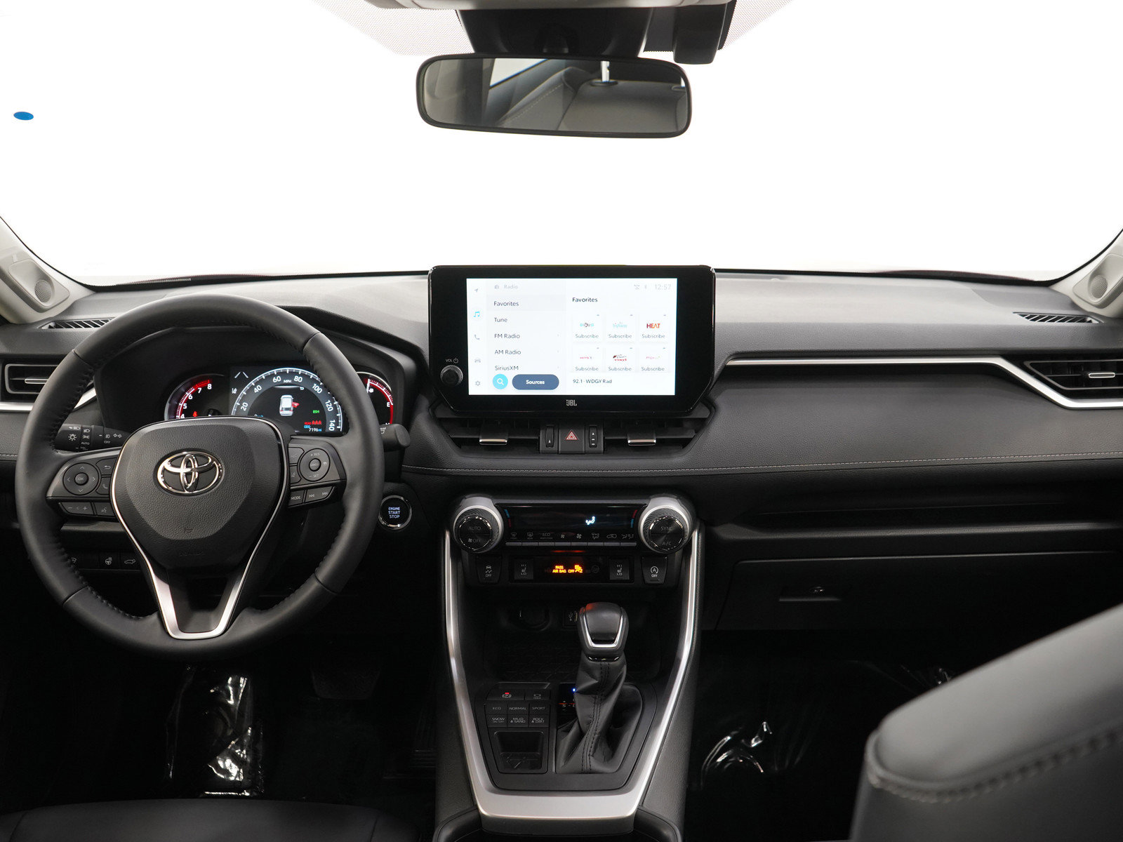 Used 2025 Toyota RAV4 XLE Premium w/ Weather Package AWD/4WD image 13