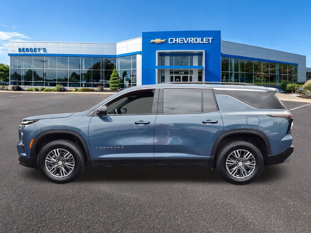 Certified 2025 Chevrolet Traverse LT AWD/4WD image 10