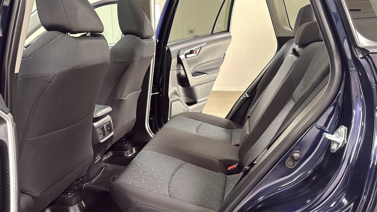 Used 2025 Toyota RAV4 XLE image 15