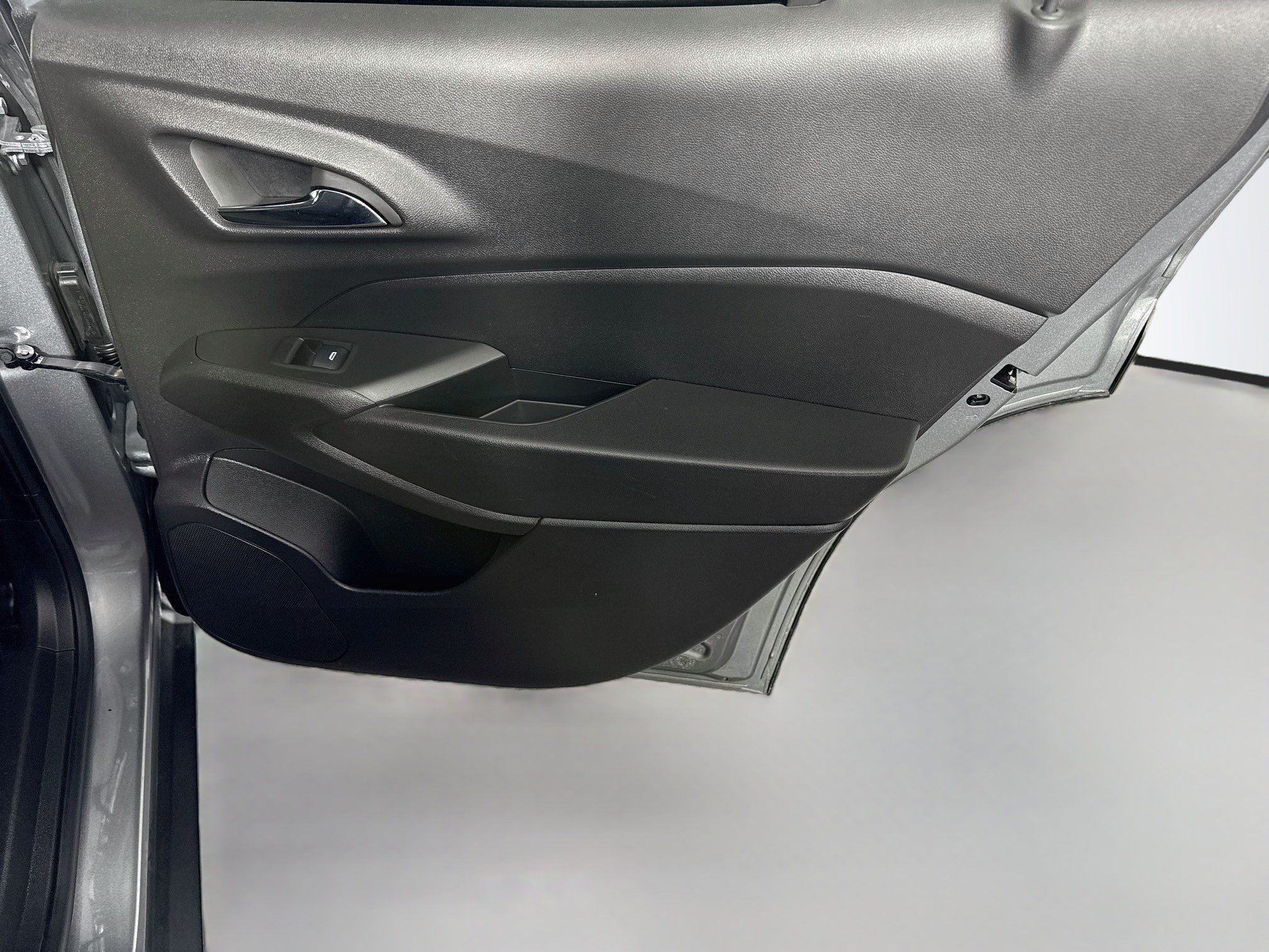 Used 2026 Chevrolet Trax LT FWD image 35