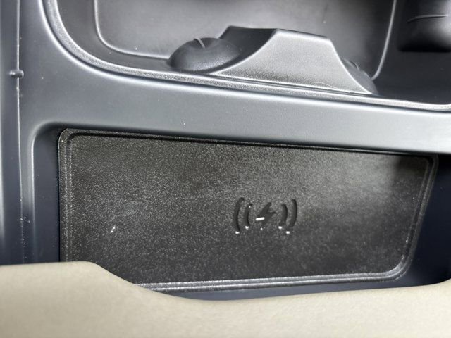 Used 2024 Land Rover Defender 90 S image 37