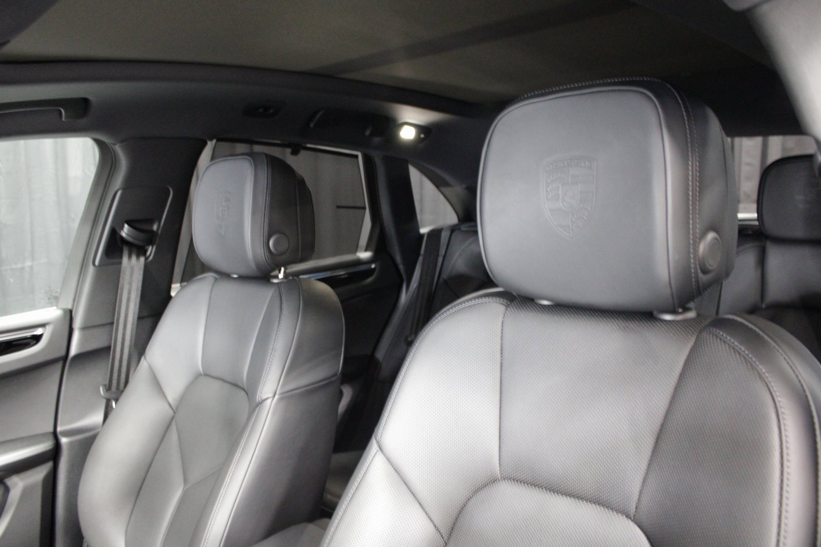 Used 2025 Porsche Macan image 5