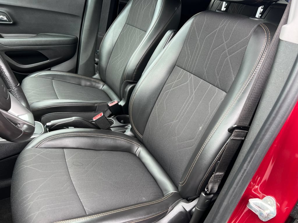 Used 2020 Chevrolet Trax LT w/ Driver Confidence Package FWD image 12
