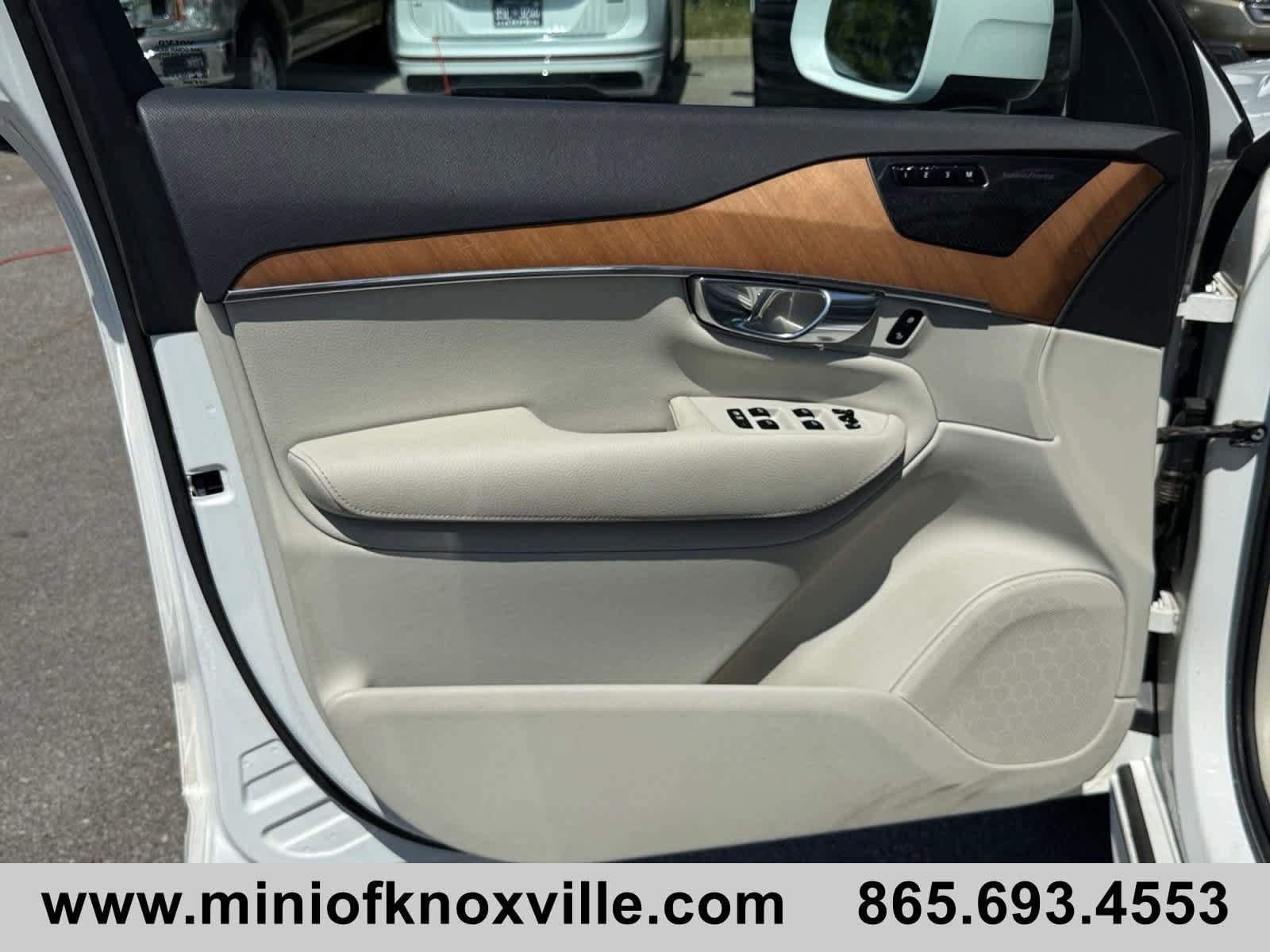 Used 2021 Volvo XC90 T8 Inscription Expression w/ Climate Package image 16