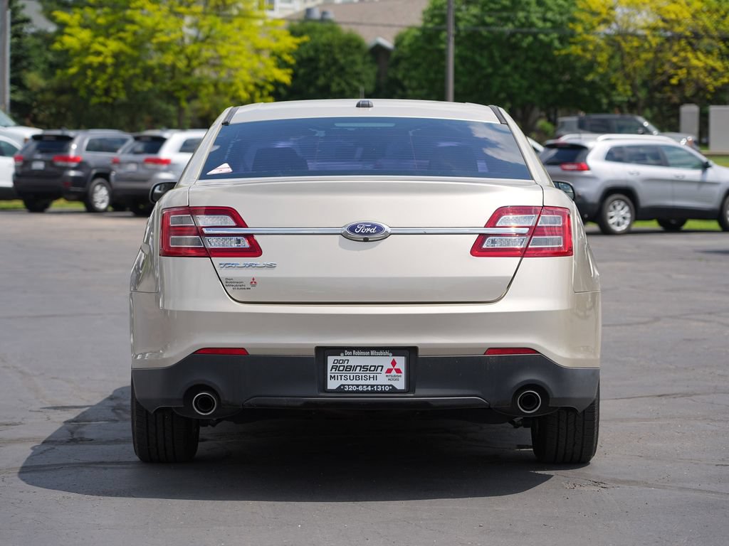Used 2018 Ford Taurus SE FWD image 4