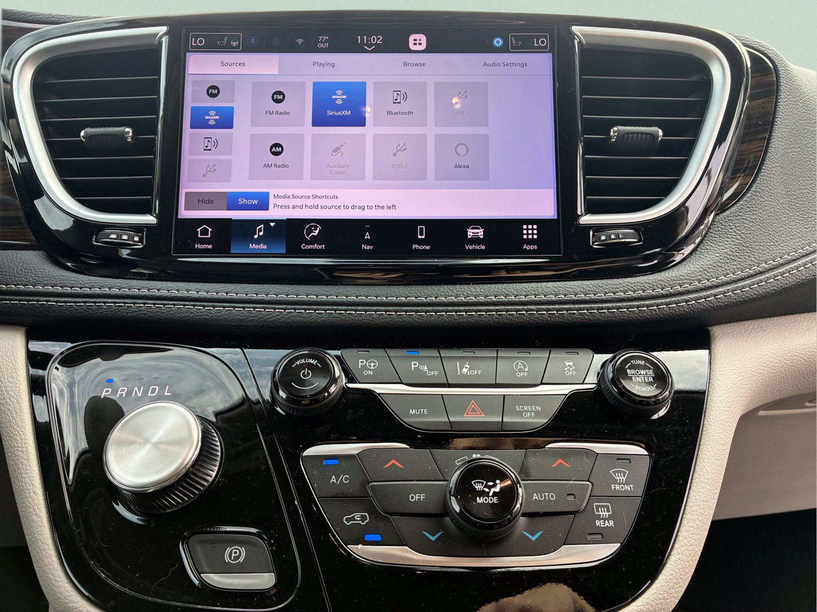 Certified 2024 Chrysler Pacifica Limited AWD/4WD image 19