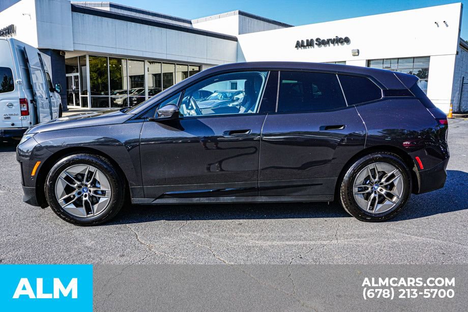 Used 2022 BMW iX xDrive50 w/ Dynamic Handling Package image 6