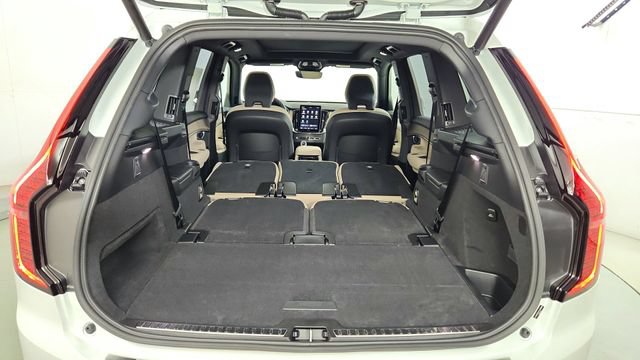 New 2026 Volvo XC90 T8 Plus w/ Protection Package Premier AWD/4WD image 43