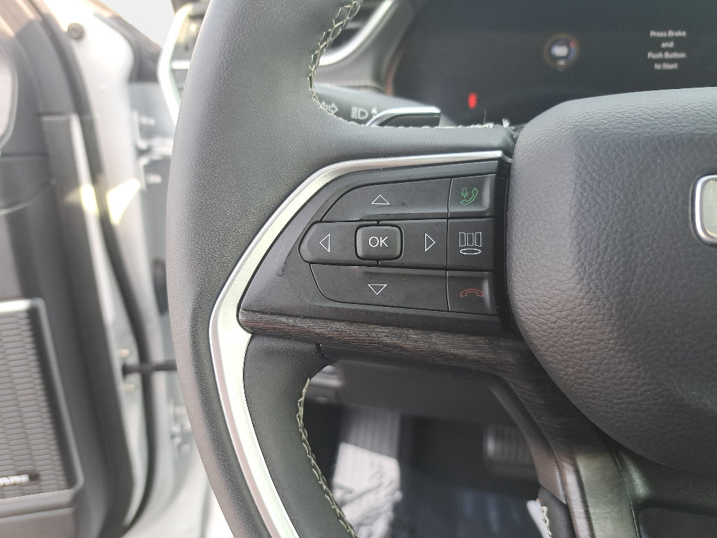 Certified 2023 Jeep Grand Cherokee L Limited AWD/4WD image 19