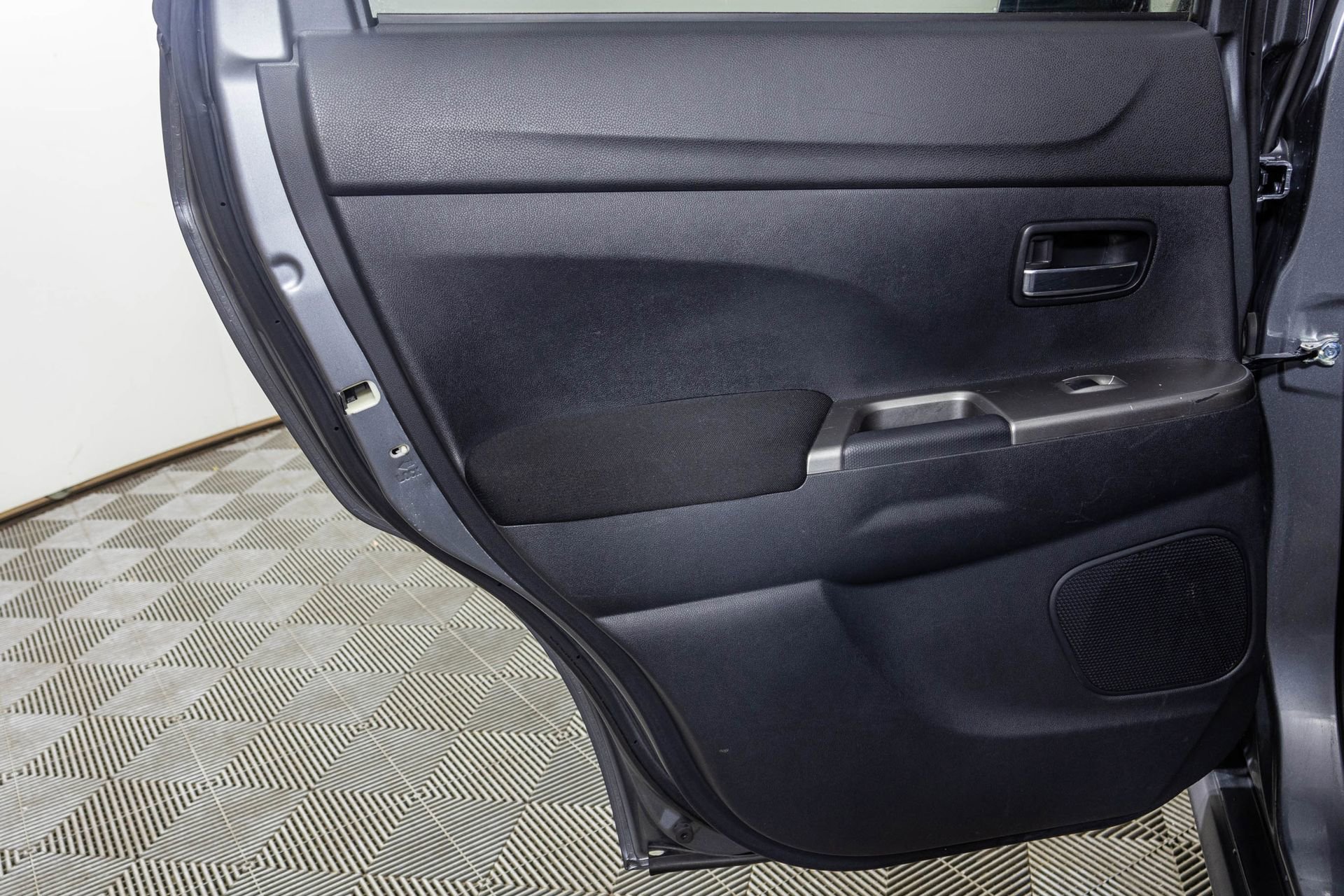 Used 2018 Mitsubishi Outlander Sport ES image 34