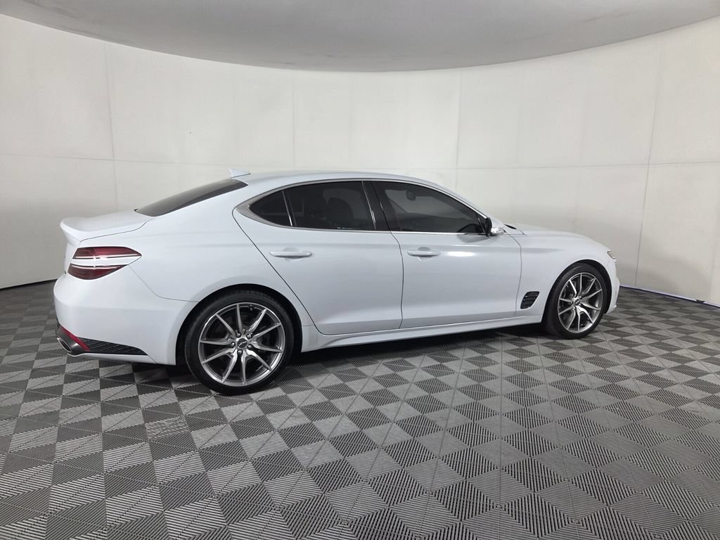 Used 2022 Genesis G70 3.3T RWD image 5