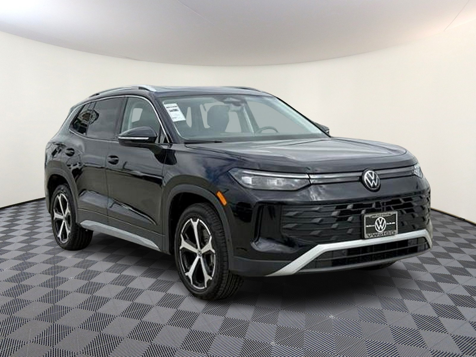 New 2026 Volkswagen Tiguan SE AWD/4WD image 1