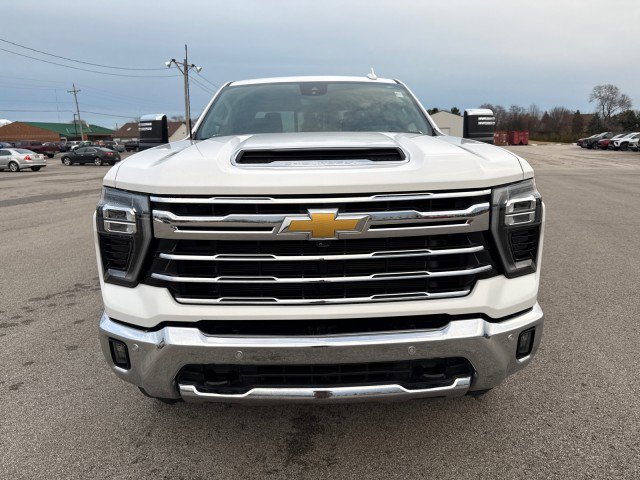 Used 2024 Chevrolet Silverado 3500 LTZ w/ LTZ Convenience Package RWD image 8