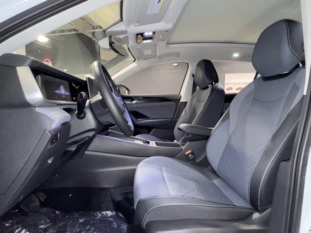 New 2026 Volkswagen Tiguan SE image 22