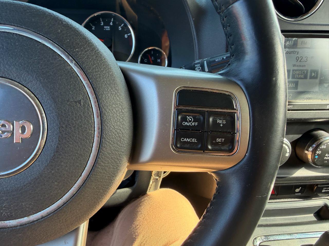 Used 2012 Jeep Patriot Limited w/ Sun/Sound Group AWD/4WD image 16
