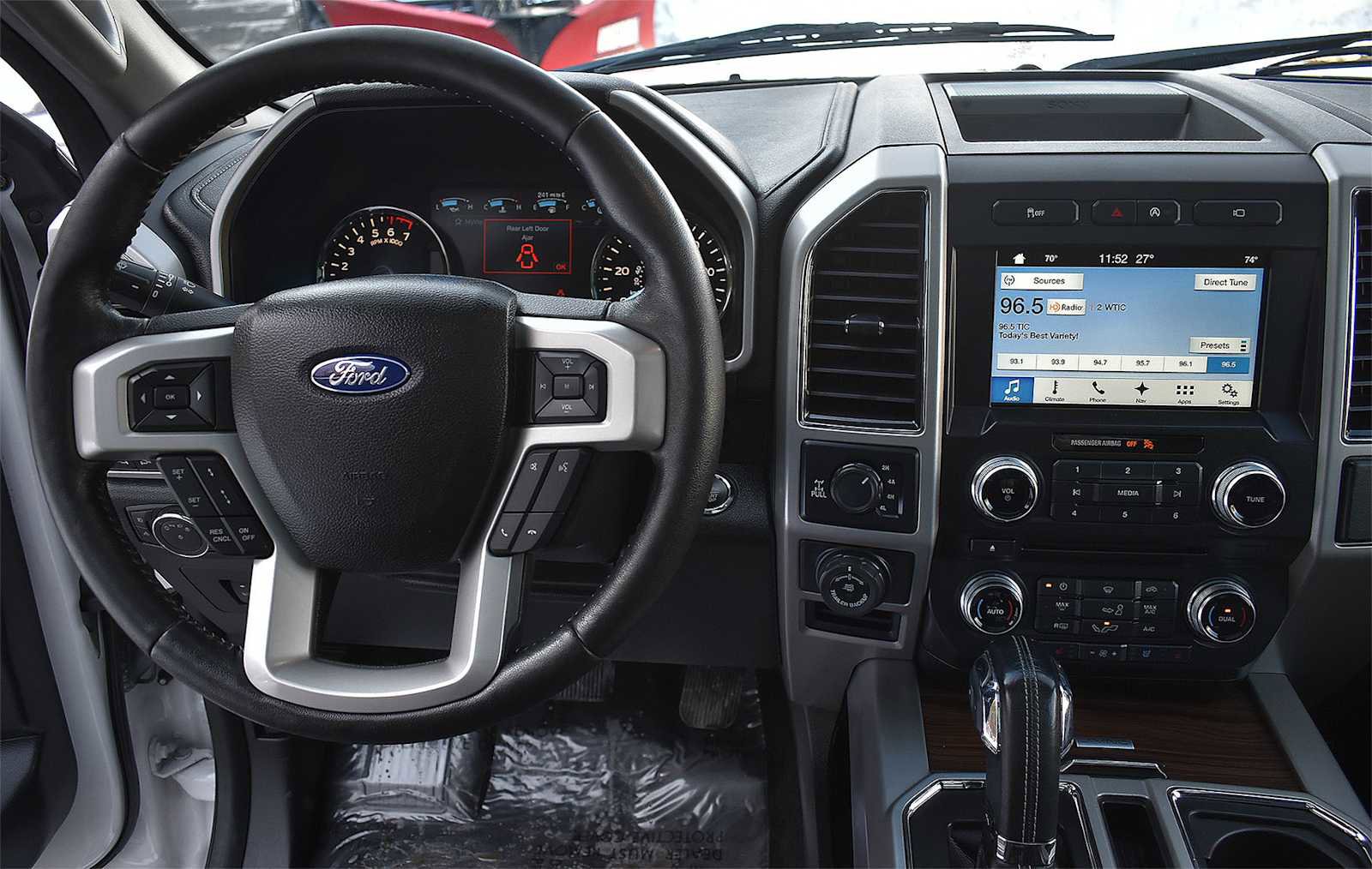 Used 2017 Ford F150 Lariat w/ Equipment Group 502A Luxury image 13