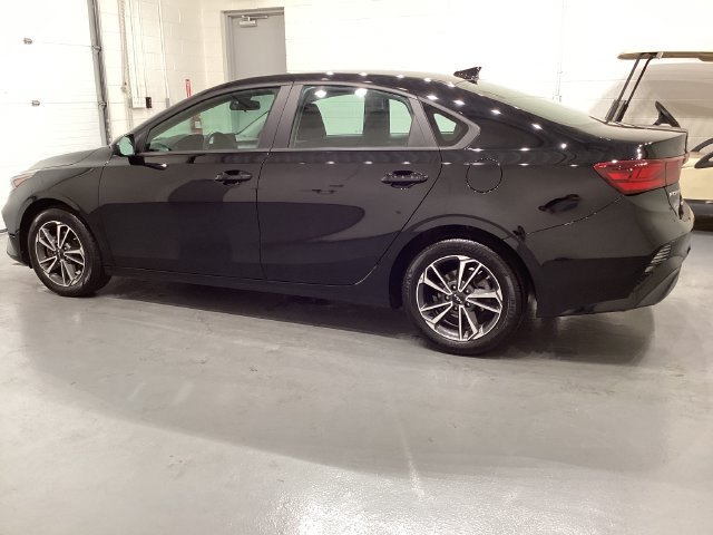 Used 2023 Kia Forte LXS FWD image 4