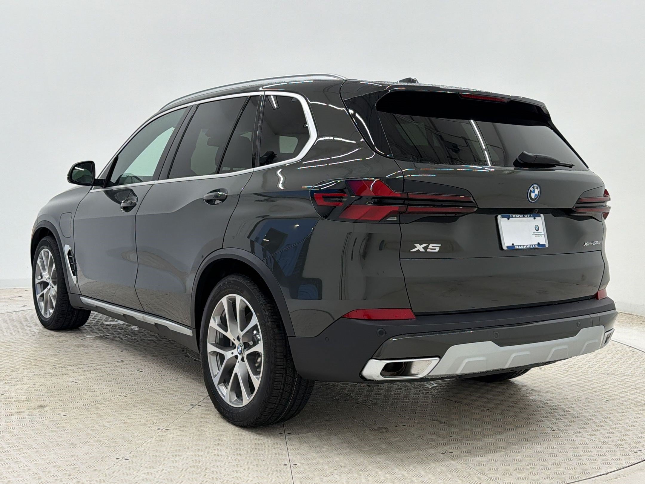 New 2026 BMW X5 xDrive50e AWD/4WD image 3