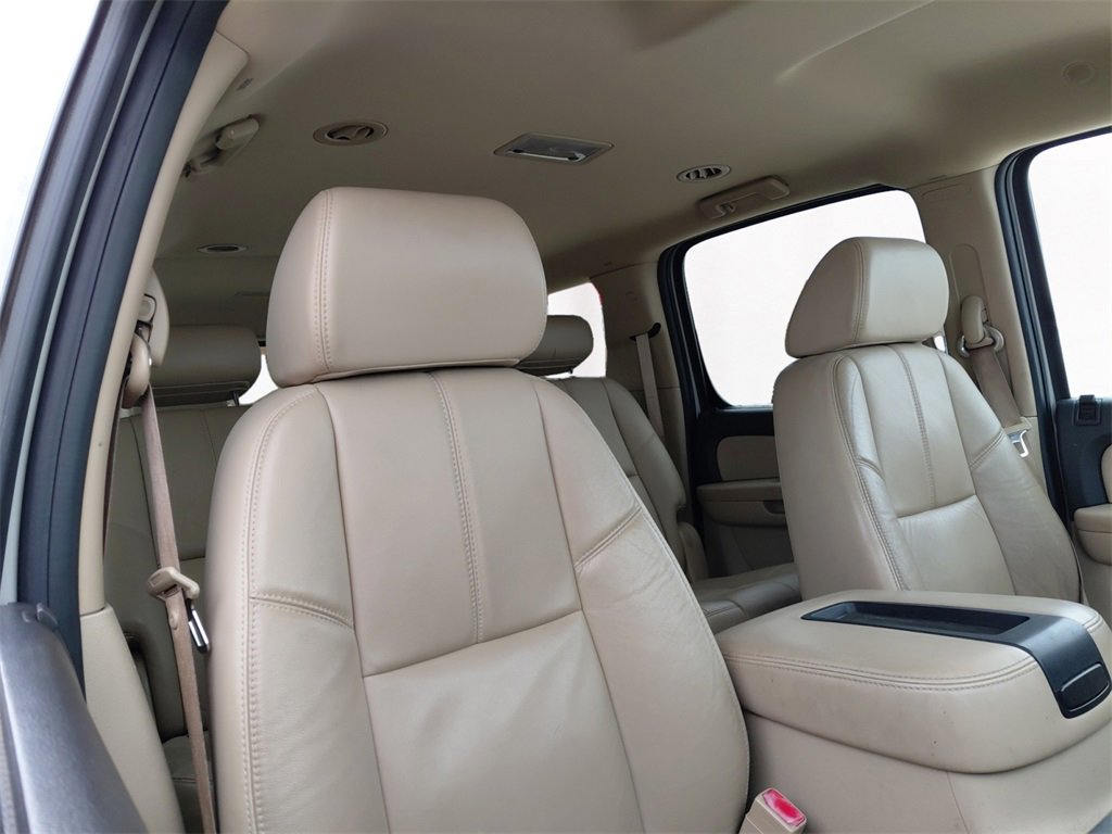 Used 2008 Chevrolet Suburban LT w/ LT Preferred Equipment Group image 15
