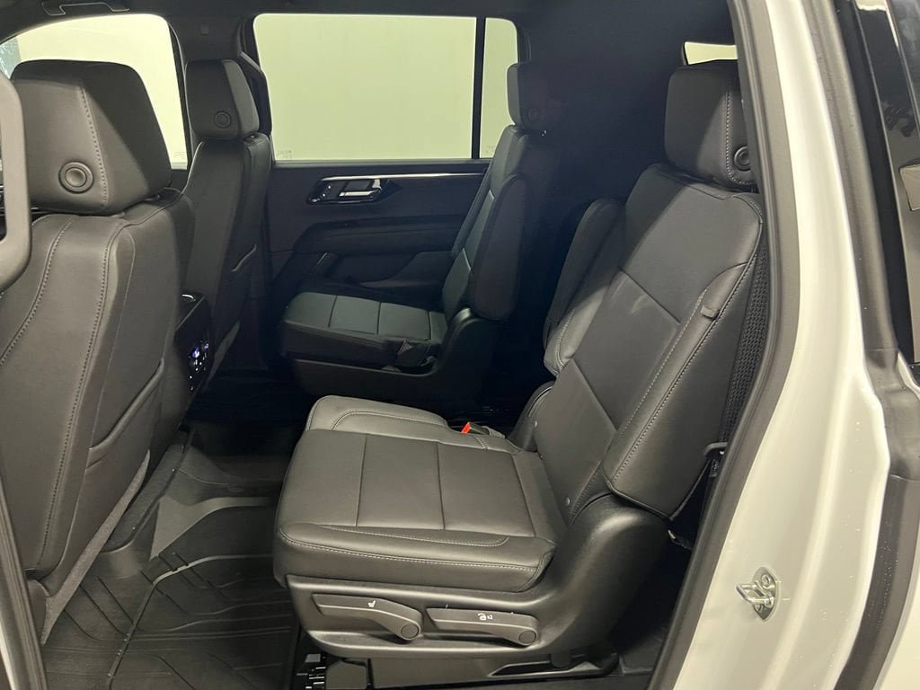 New 2026 Chevrolet Suburban Z71 w/ Comfort Package AWD/4WD image 29