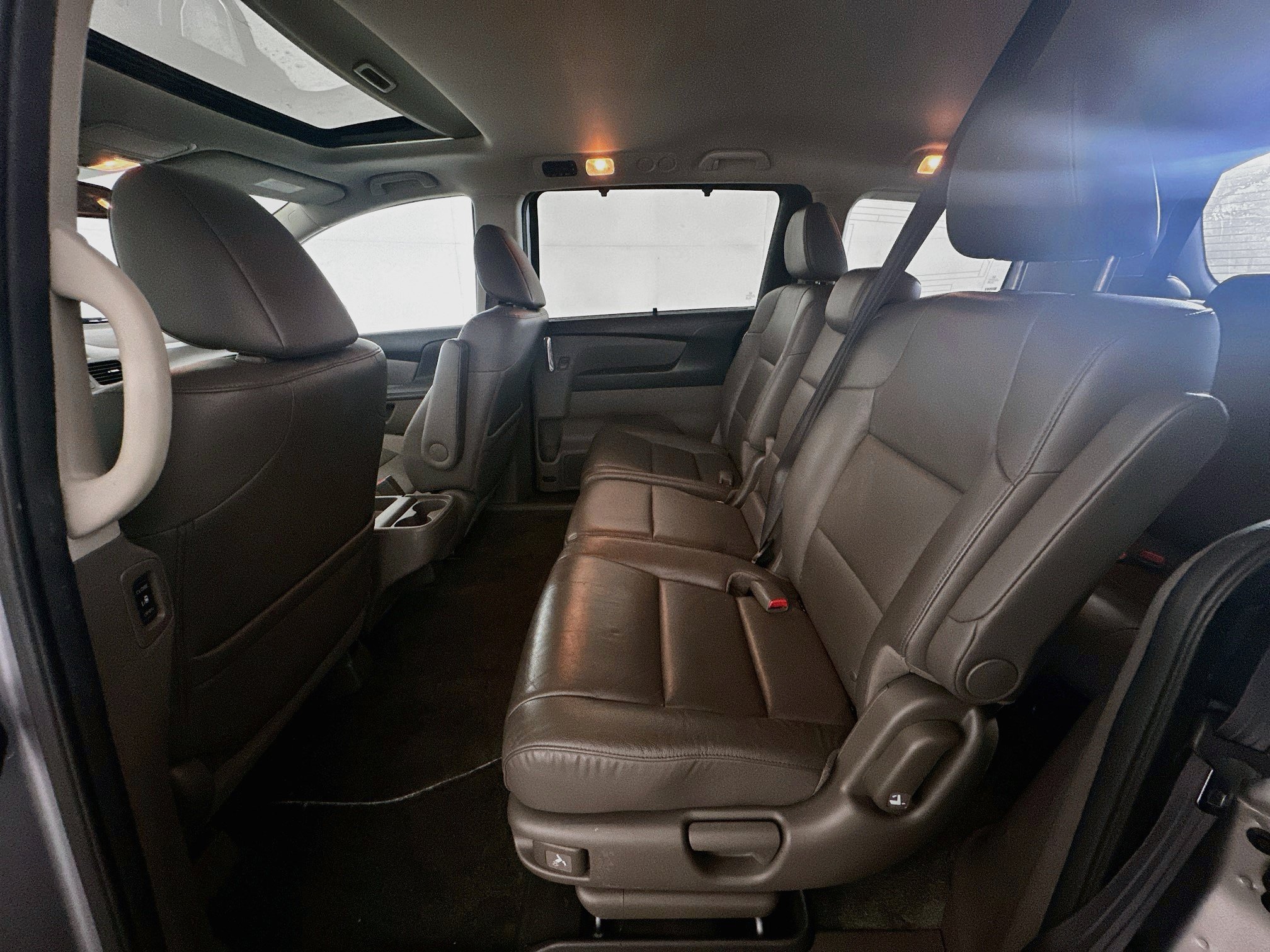 Used 2016 Honda Odyssey EX-L image 27