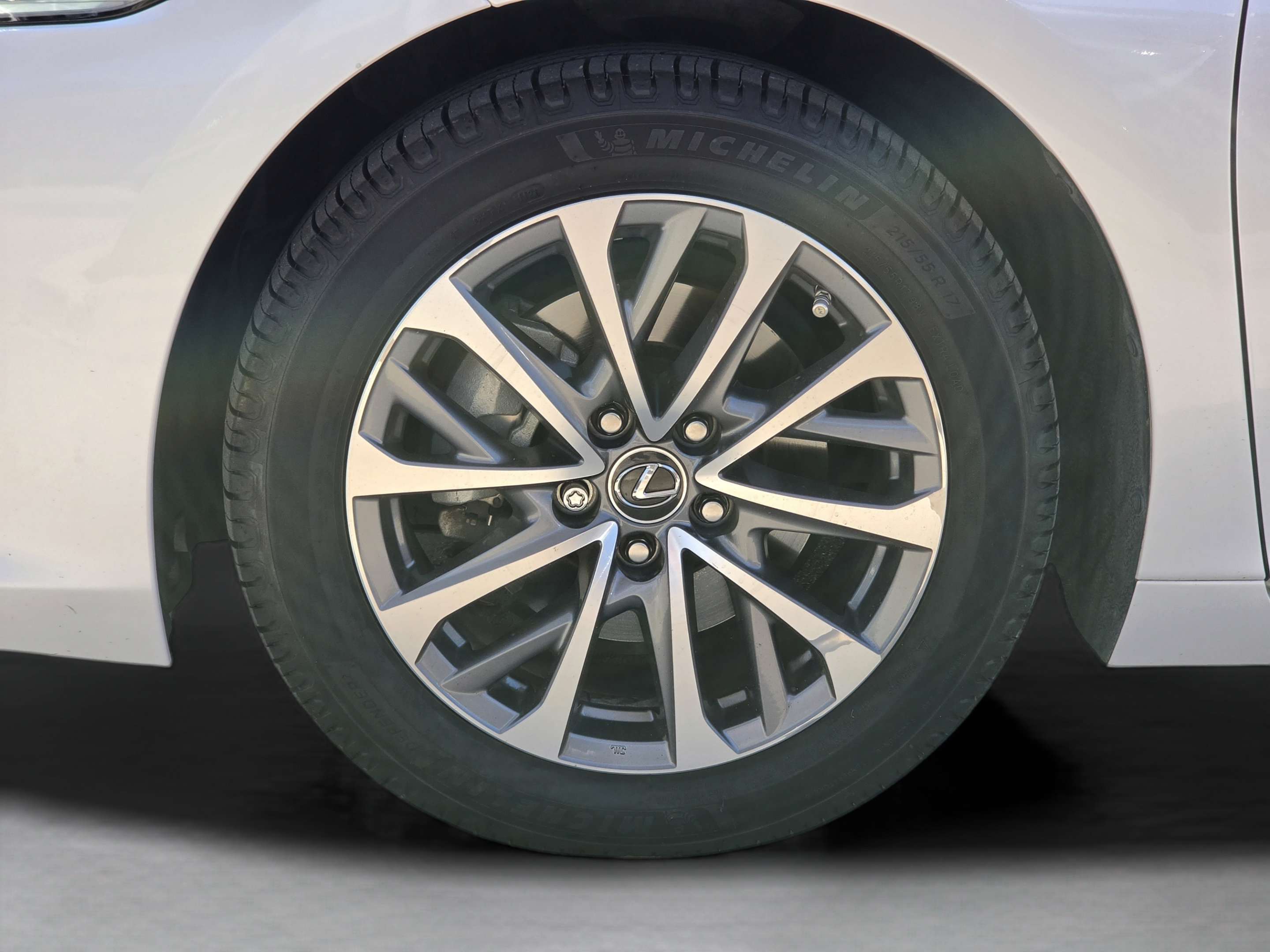 Certified 2023 Lexus ES 350 w/ Accessory Package (Z2) FWD image 7