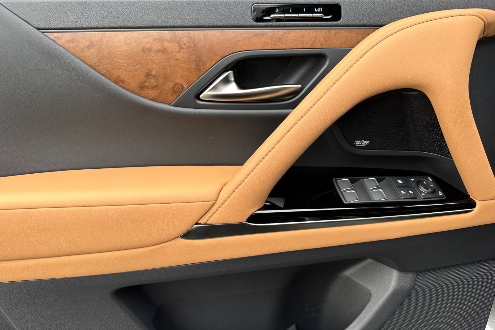 New 2026 Lexus LX 700h Luxury w/ Appearance Package AWD/4WD image 9