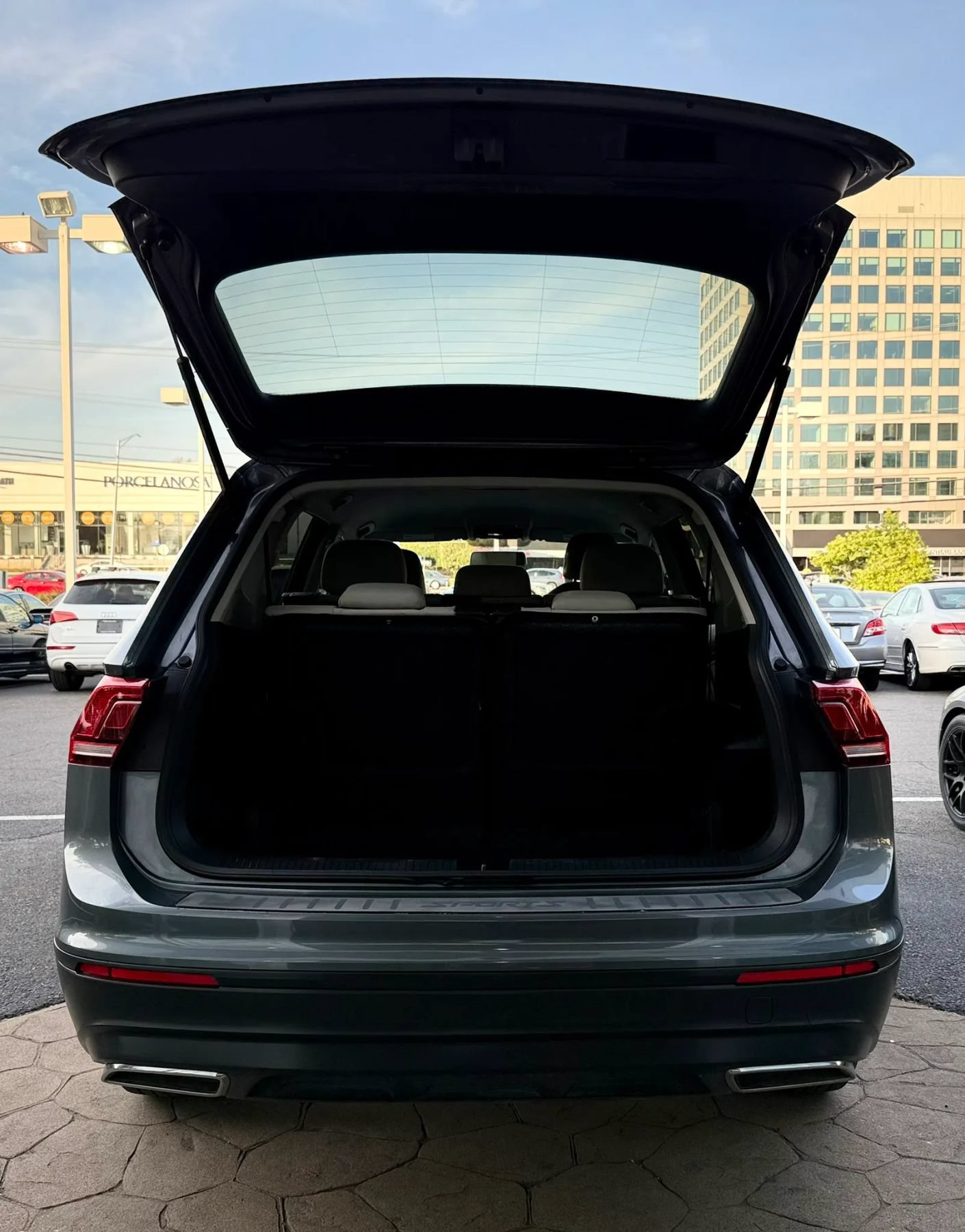 Used 2020 Volkswagen Tiguan S FWD image 36