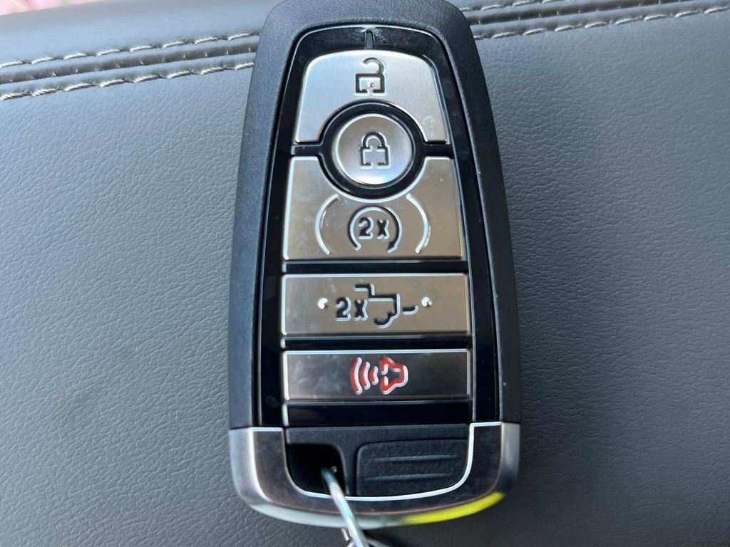 New 2026 Ford F450 Platinum w/ Platinum Plus Package image 24