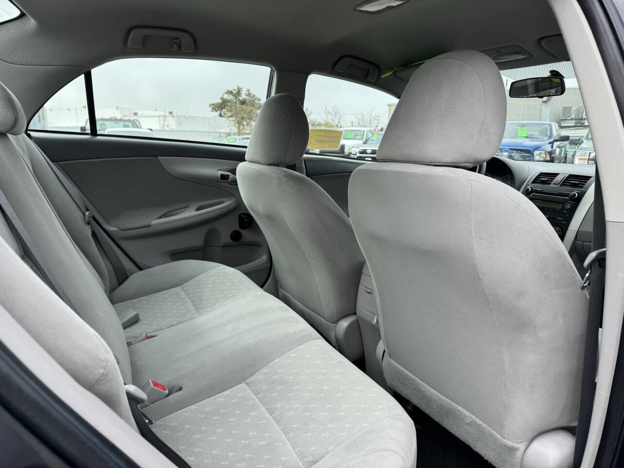 Used 2010 Toyota Corolla FWD image 29