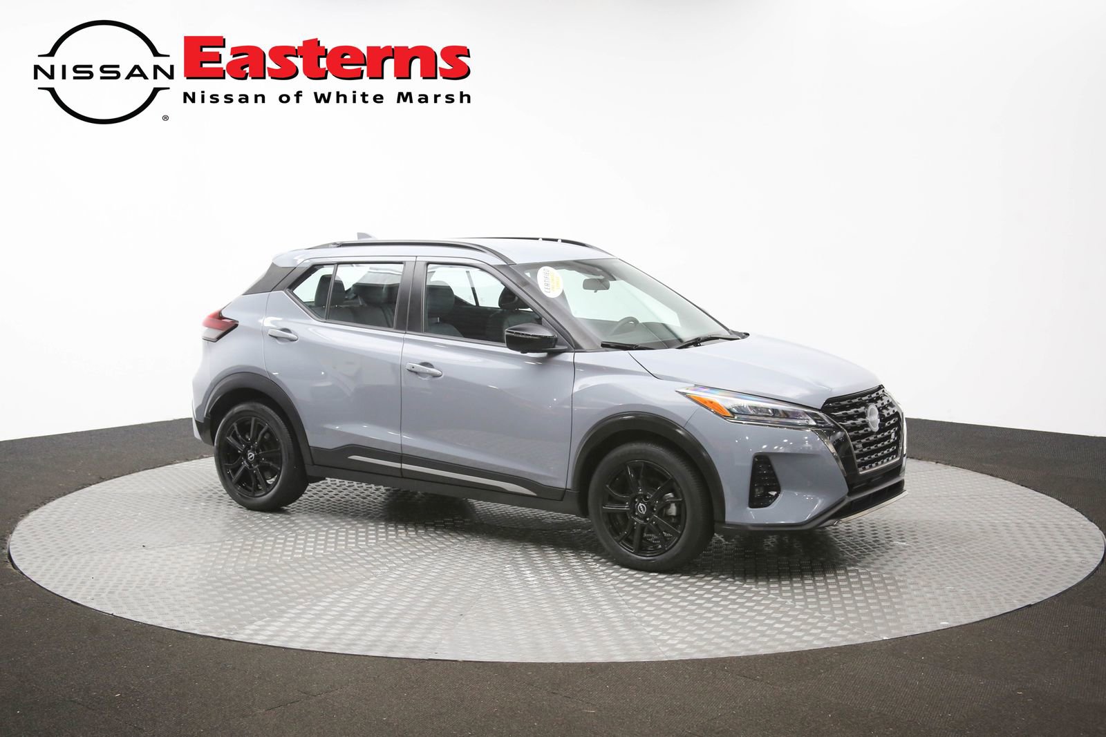 Used 2023 Nissan Kicks SR w/ SR Premium Package FWD image 47