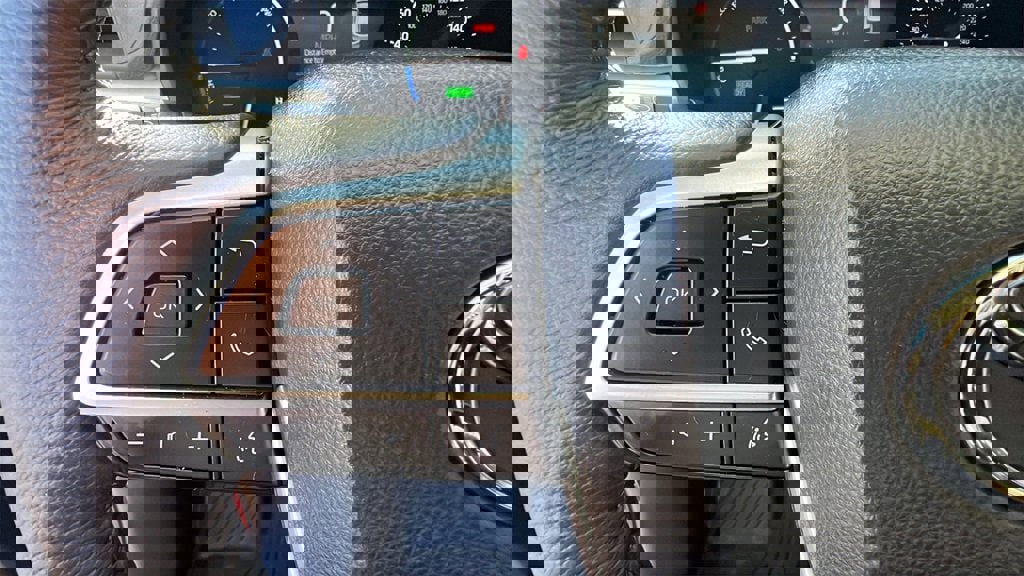 Used 2025 Toyota Sienna XLE image 25