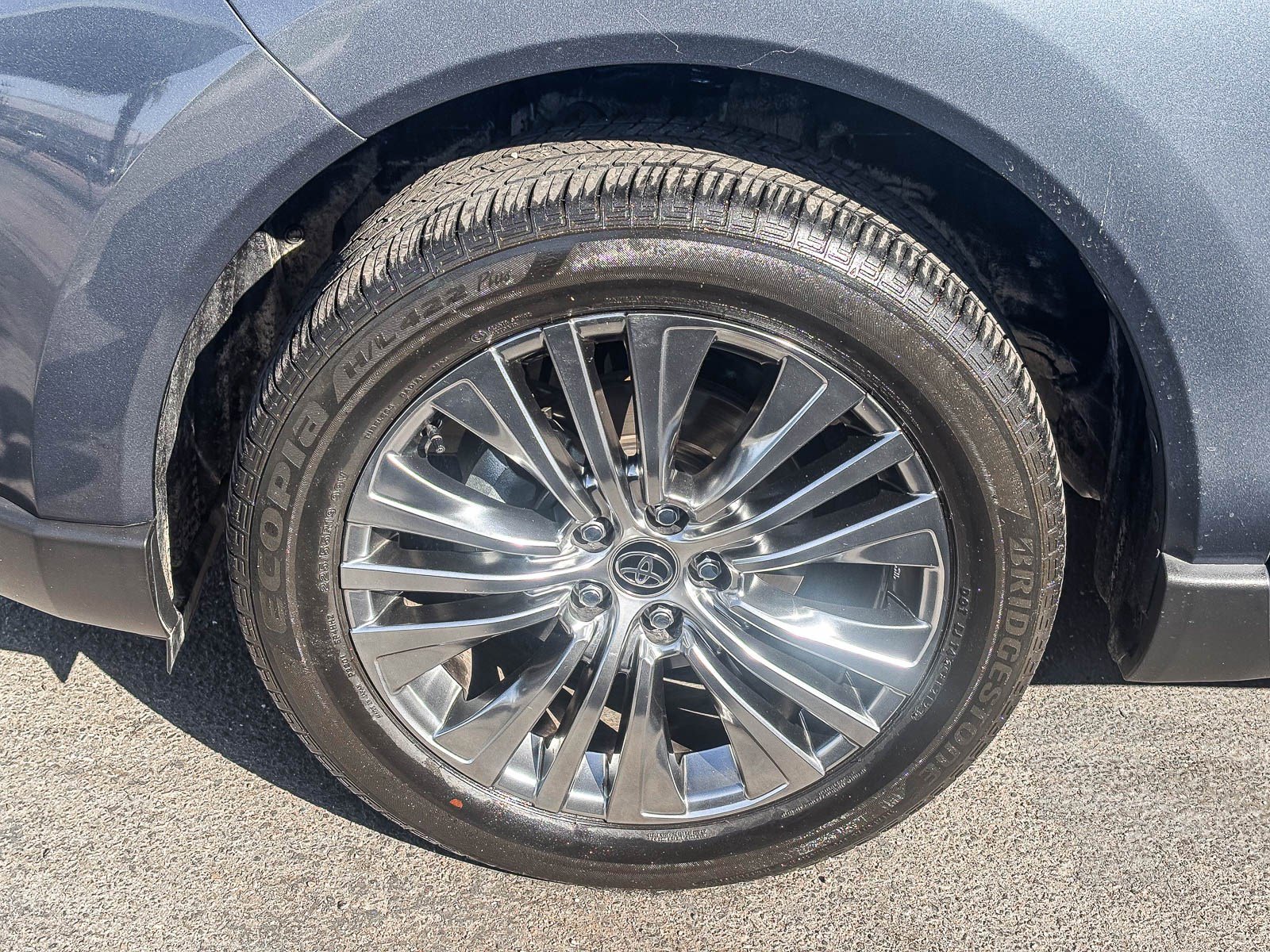 Certified 2023 Toyota Venza XLE image 11