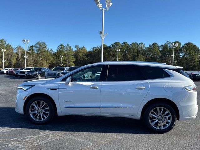 Used 2023 Buick Enclave Avenir image 6