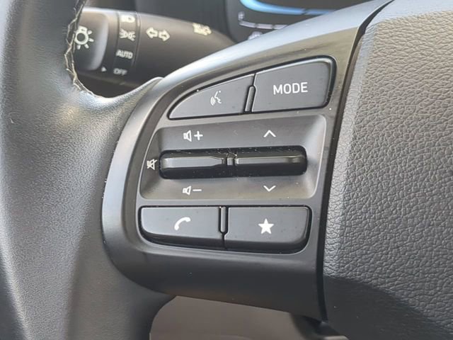Used 2025 Hyundai Venue SEL FWD image 24