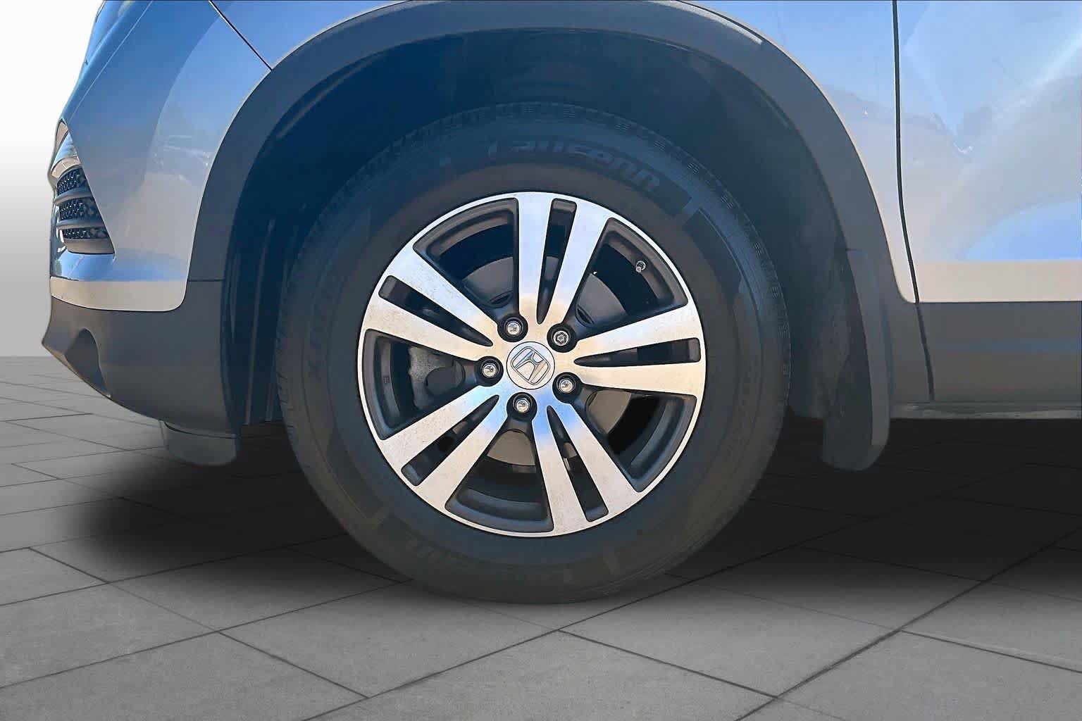 Used 2018 Honda Pilot EX image 10