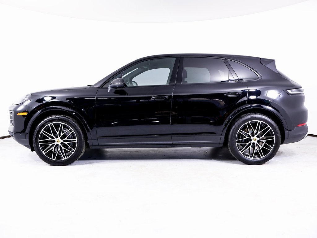 Certified 2024 Porsche Cayenne image 2