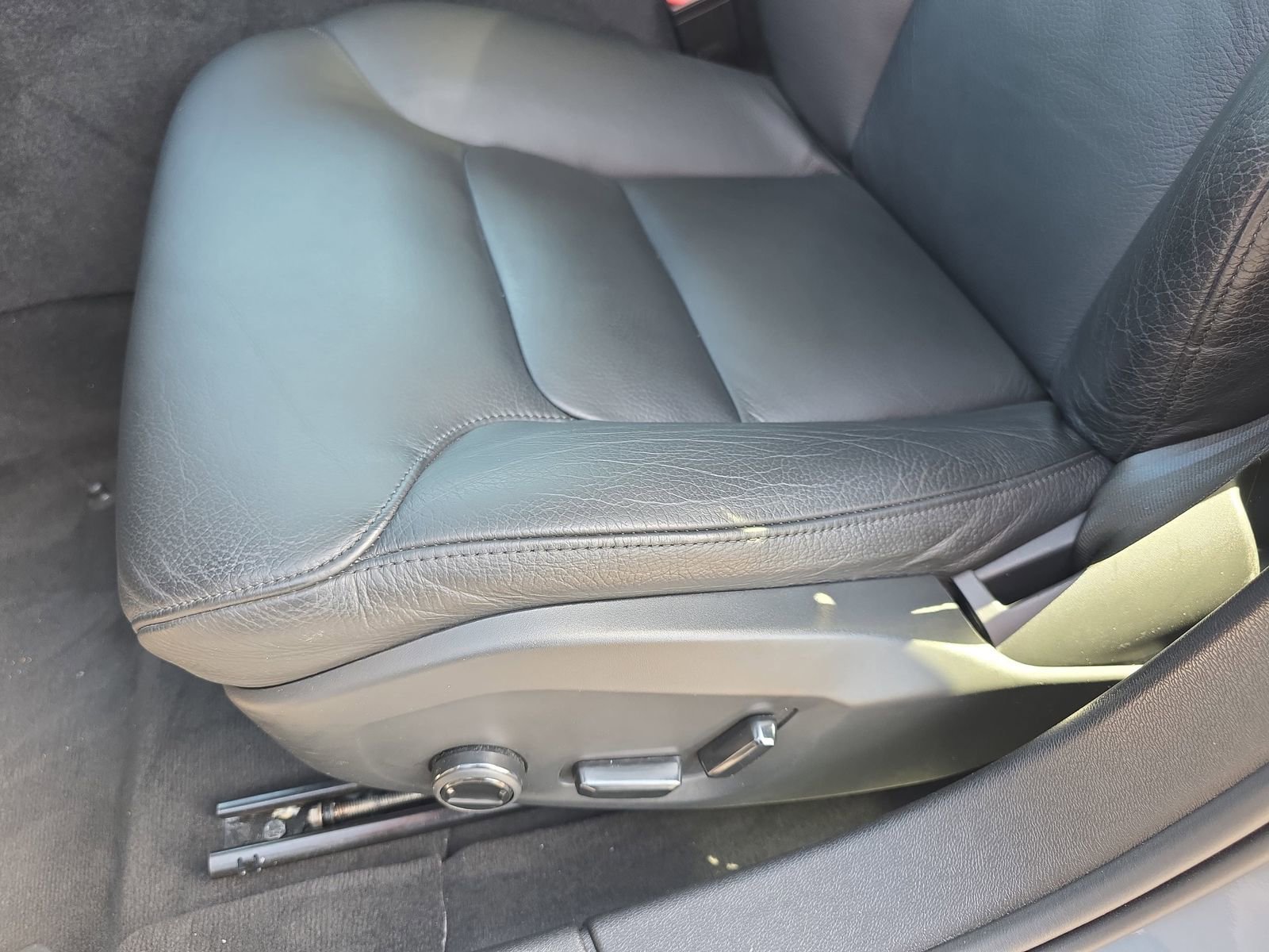 Used 2024 Volvo S60 B5 Plus image 27