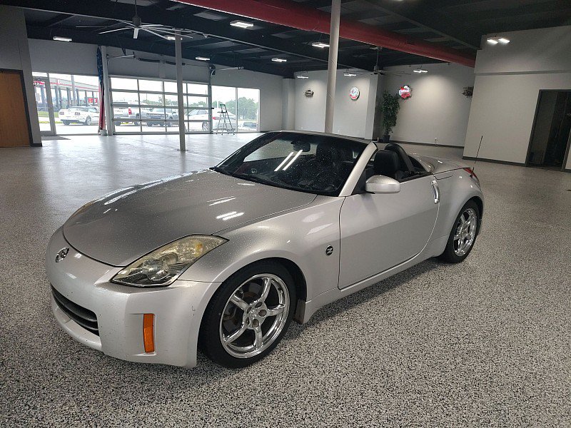 Used 2007 Nissan 350Z Touring RWD image 4