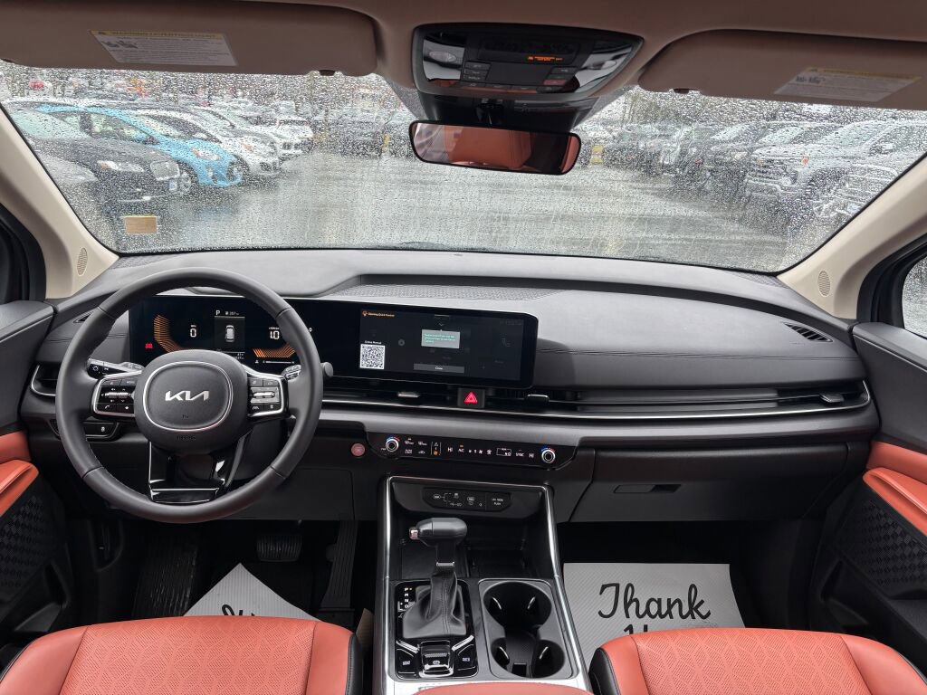 Certified 2025 Kia Carnival EX image 13