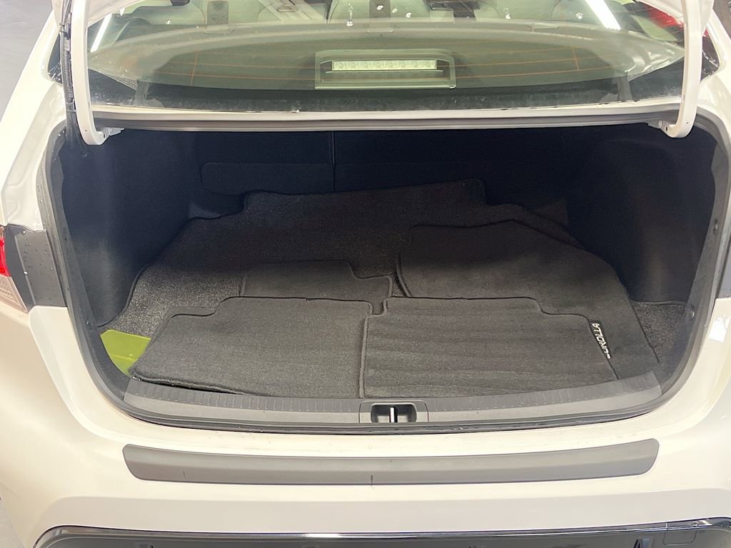 Used 2026 Toyota Corolla SE w/ SE Premium Package image 24